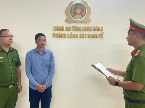 Khởi tố nguyên cán bộ xã chiếm đoạt tiền từ thiện hỗ trợ thiên tai của người dân
