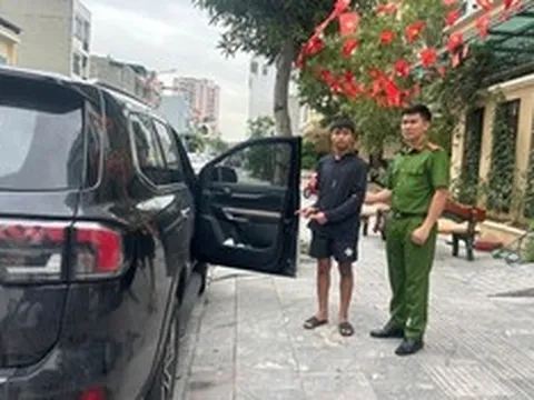 Nam thanh niên trộm tiền, vàng và nhẫn Rolex trong ô tô