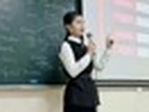 Cuộc sống hiện tại gây bất ngờ của á hậu Lê Hà Phương từng gây sốt với bức ảnh coi thi