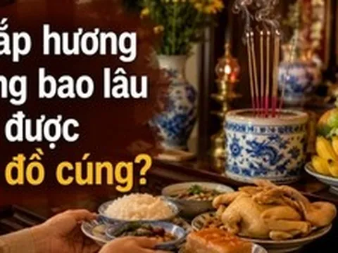 Thắp hương xong bao lâu thì được ăn đồ cúng?