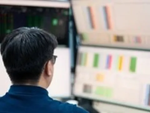 VN-Index lập đỉnh mới nhờ cổ phiếu nhóm Vingroup và STB
