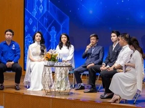 Nhà thiết kế Việt Hùng đi tìm "Hoa khôi, Nam vương" ở Đại học Công Thương