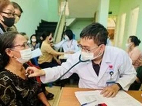 Thủ tướng: Từ năm 2026 khám sức khỏe định kỳ, khám sàng lọc miễn phí cho toàn dân