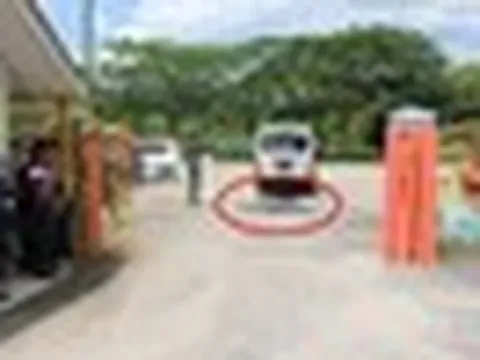 Con gái 8 tuổi bị xe tải đâm tử vong tại trường học, cha nói 1 câu về tài xế khiến tất cả đều bất ngờ
