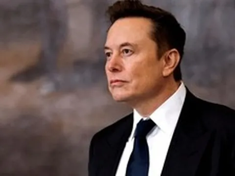 Elon Musk từng đề nghị "tặng giống" cho nhân viên nữ, khao khát có 5.000 người con
