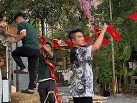 "Ông hoàng nhạc Việt" một thời bán thêm cà phê ở đường Ngô Thời Nhiệm, TP.HCM