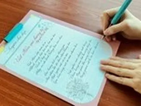 Thú vị luyện chữ đẹp thời AI