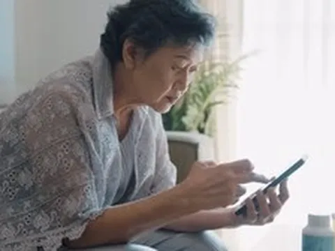 Sau khi bố qua đời, mẹ tôi chuyển đến sống cùng dì nhưng chỉ vài ngày đã quay về: Hoá ra tuổi già có 1 sự thật khó nói