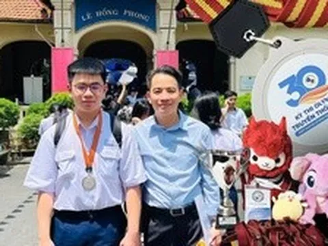 Con thiếu 0,5 điểm vào trường chuyên đình đám, ông bố TP.HCM có phản ứng bất ngờ và lời nhắn gửi gan ruột đến các phụ huynh