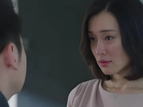 Đêm tân hôn, chồng nằm quay lưng lại để "nhắn tin công việc", lý do nghe nực cười vô cùng và cũng khiến tôi ngờ vực