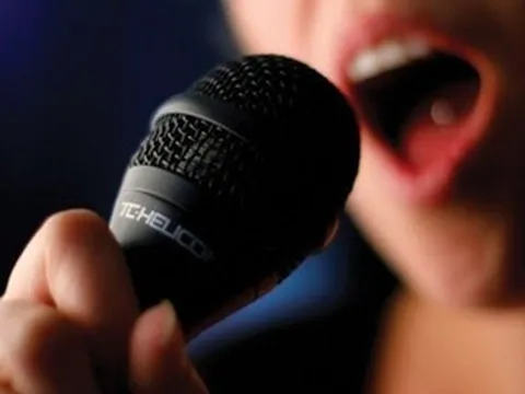 Chủ tịch xã lý giải đề nghị tạm dừng karaoke, 'hát với nhau' để học sinh ôn thi