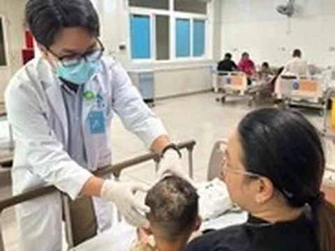 Bé trai 5 tuổi bị chó cắn rách da đầu, lộ xương sọ