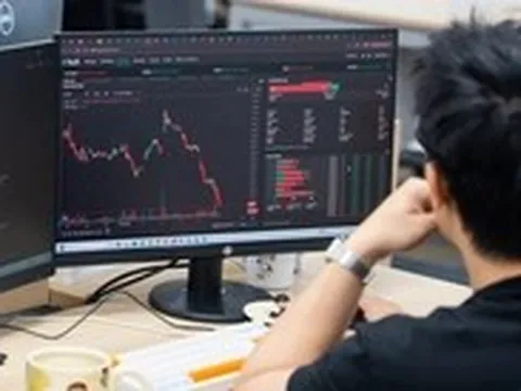 VN-Index vượt đỉnh rồi lao dốc gần 20 điểm, cổ phiếu họ GELEX thăng hoa