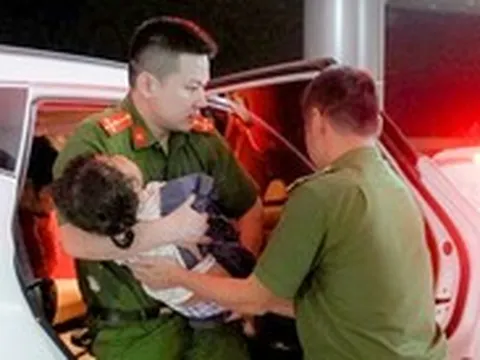 Xuyên đêm vào rừng tìm kiếm bé gái 5 tuổi rơi xuống khe đá sâu gần 10m