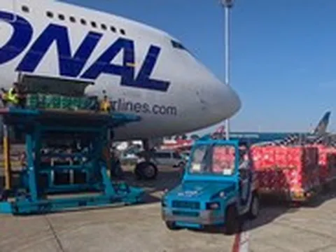 Ông chủ siêu thị LuLu trực tiếp chỉ đạo chuyến bay vận chuyển nông sản Việt Nam sang UAE