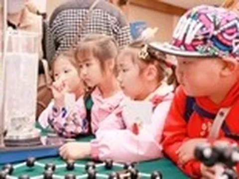 Làn sóng cấm trẻ em dùng mạng xã hội - Kỳ 5: Trung Quốc bảo vệ 'thế hệ bản địa Internet'