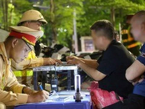 CSGT toàn quốc đồng loạt ra quân, gần 1.800 tài xế bị xử lý cùng một lỗi vi phạm
