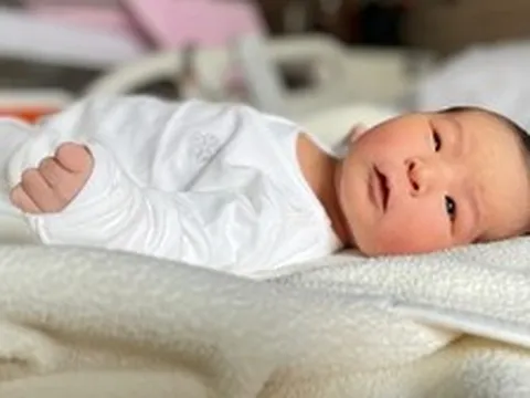 Một bà mẹ bàng hoàng khi biết mình có con đẻ vừa sinh năm ngoái mà không hề hay biết