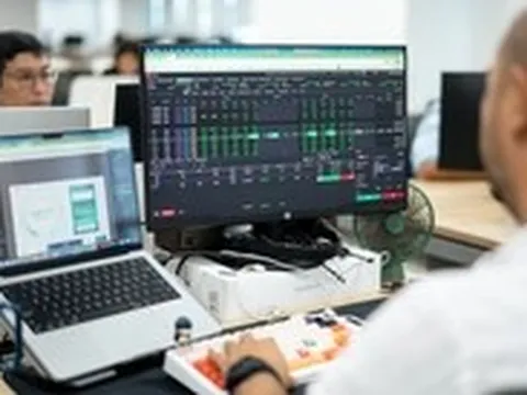 Chứng khoán 13-5: VN-Index ở vùng đỉnh, không dễ đoán bằng quy luật 'Sell in May'
