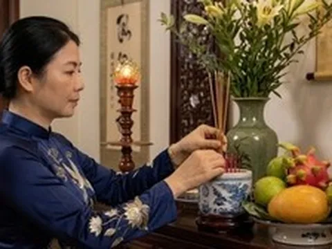 Thắp hương xong nên hạ 4 thứ này