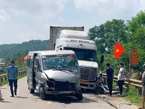 Nguyên nhân vụ xe đầu kéo tông ô tô chở nhà trai đi xin cưới ở Hà Tĩnh