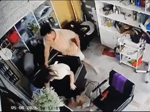Công an vào cuộc vụ người phụ nữ ôm trẻ nhỏ bị hành hung liên tiếp ở Hà Nội
