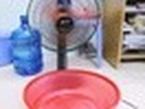 Mẹo làm mát nhà không cần điều hòa, chỉ cần quạt và nước đá: EVN cảnh báo