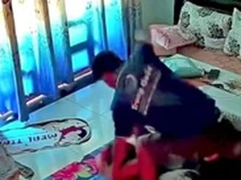 Vụ bé trai ở phường Dĩ An bị đánh: Người mẹ tố cha dượng đã nhiều lần hành hung