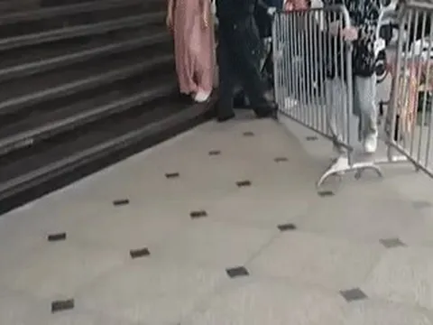 Hai phường lên tiếng về clip gây tranh cãi ở phố đi bộ hồ Hoàn Kiếm