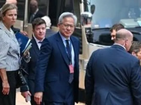 Ông Trump xác nhận Trung Quốc chưa duyệt mua chip AI Nvidia