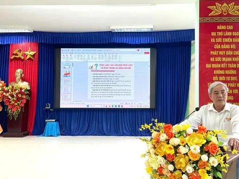 Mang pháp luật ra xã đảo, Hội Luật gia Đà Nẵng nhấn mạnh trách nhiệm bảo vệ môi trường biển