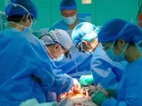 Ghép tim thần tốc cứu sống cậu bé 15 tuổi ở TP.HCM