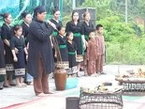 Người Ơ Đu ăn Tết đón tiếng sấm