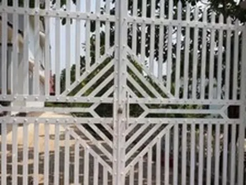 Nghe bạn gái gọi điện, giọng run rẩy, tôi chạy vội đến cổng nhà cô ấy thì chết lặng khi nghe được một câu nói của bố mình