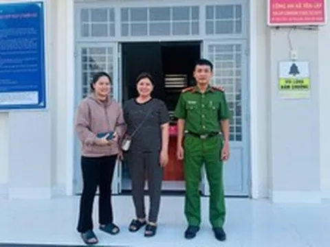 Hai người phụ nữ SN 1966 và 1997 cùng đến công an làm việc sau khi tài khoản phát sinh giao dịch 250.000.000 đồng