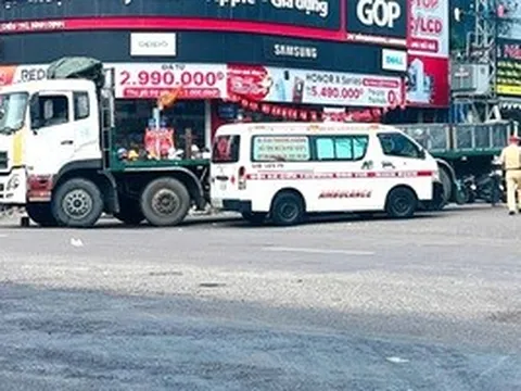 Tai nạn giao thông nghiêm trọng, người phụ nữ chạy xe đạp điện tử vong trong tích tắc