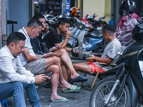 Hà Nội đứng trước bài toán khó khi tính cho thuê vỉa hè