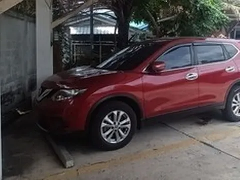 Phát hiện người phụ nữ 37 tuổi tử vong trong xe ô tô màu đỏ