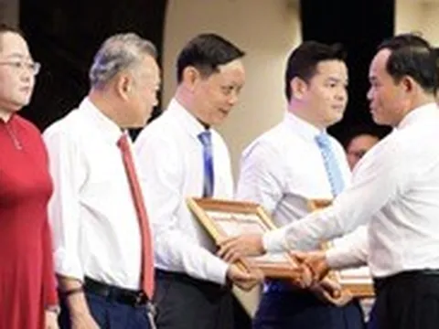 TP.HCM biểu dương, khen thưởng 358 tập thể, cá nhân điển hình học tập và làm theo Bác Hồ