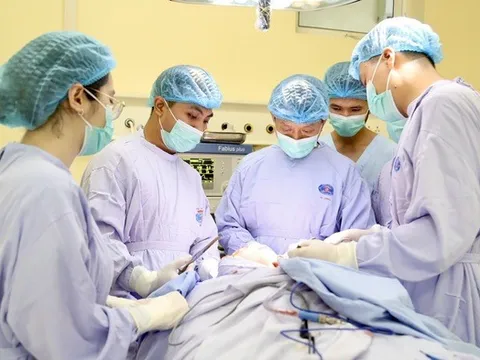 Từ tuyệt vọng đến hy vọng: Thiếu niên nghèo 16 tuổi vượt "cửa tử" nhờ ca phẫu thuật đặc biệt