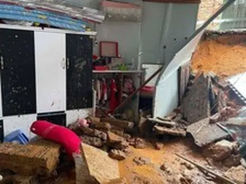 Sập tường trong đêm ở Phú Thọ, đè trúng bé gái 2 tuổi đang ngủ