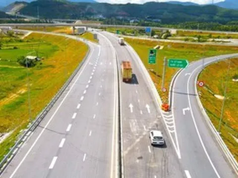 Đề xuất mức thu phí 13 dự án thành phần cao tốc Bắc - Nam, cao nhất 1.300 đồng/km