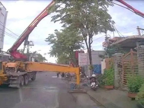 Gãy cần bơm bê tông, 3 người thương vong