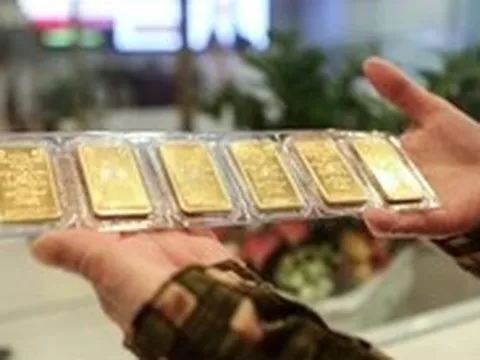 Giá vàng bạc dao động mạnh
