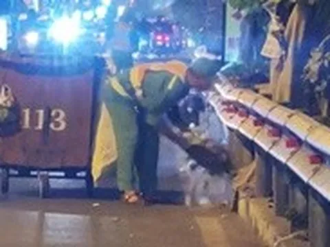 Nhân viên môi trường đổ rác xuống kênh nói 'do mệt mỏi', công ty xin lỗi người dân