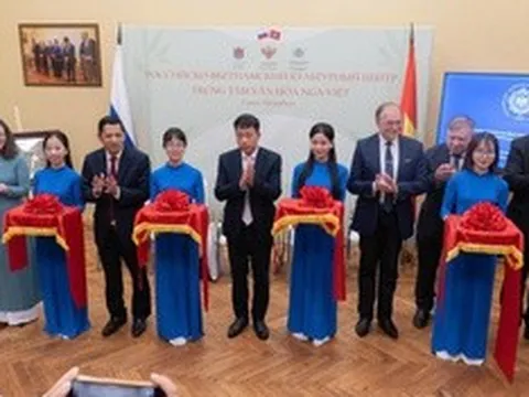 Trao tặng “Tủ sách tiếng Việt” tại Nga, lan toả tri thức và văn hoá Việt