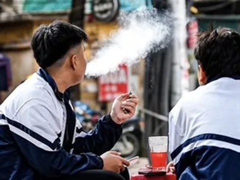 Đề nghị xem xét quy định cấm thế hệ sinh sau 2010 hút thuốc