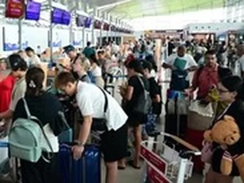 Hãng bay tăng phí hành lý mua thêm trước cao điểm hè