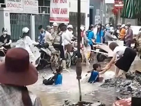 Nhiều học sinh rơi xuống hố đang thi công ở Hải Phòng