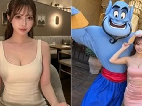 Ăn mặc hở quá đà rồi tạo dáng chụp ảnh tại Disneyland, hot girl xinh đẹp nhận vô số gạch đá
